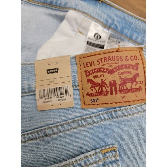 Levi's 501 Short High-Rise Fitted Thought The Hip Distressed Button Fly Size 22W - Picture 6 of 12
